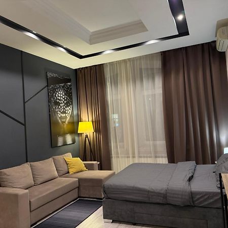 Vip - Дві Спальні Метро Хрещатик Лютеранська 3 Kiev Dış mekan fotoğraf